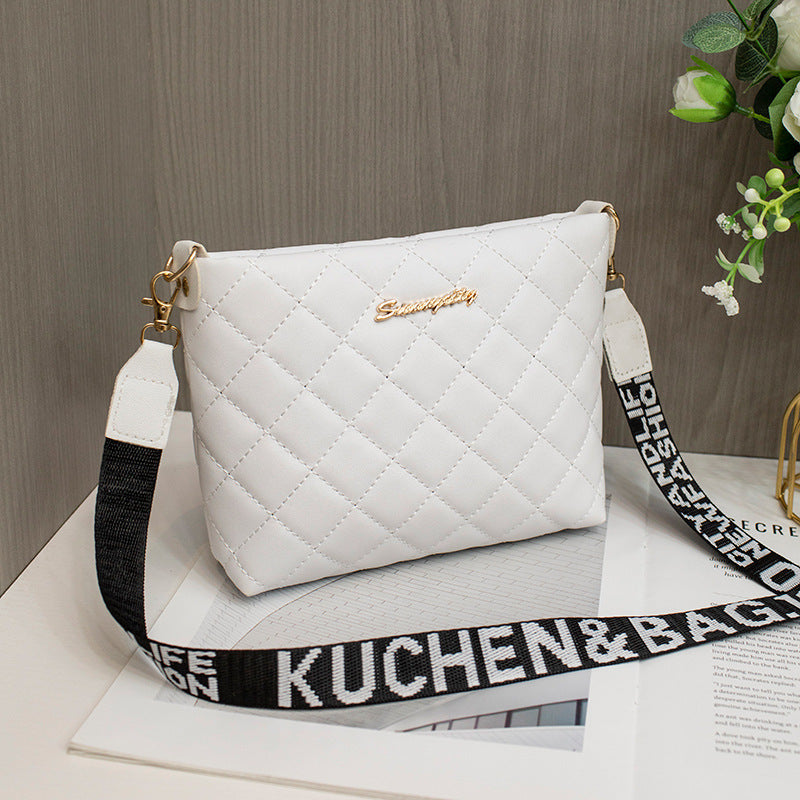 Trendy Embroidered Chain Messenger Bag for Women – Stylish Small Shoulder & Crossbody Purse