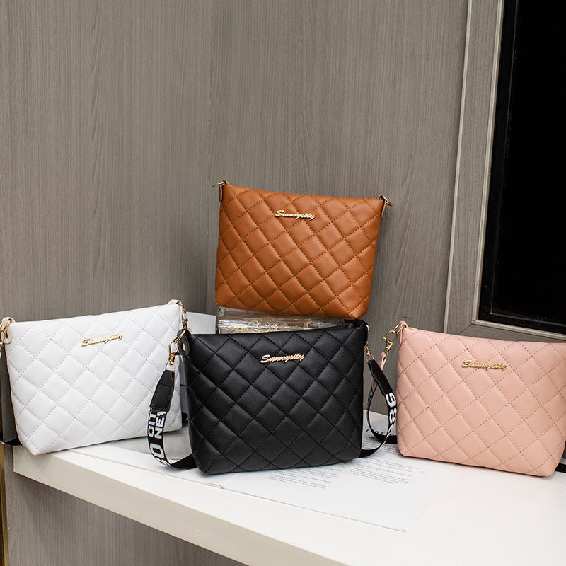 Trendy Embroidered Chain Messenger Bag for Women – Stylish Small Shoulder & Crossbody Purse