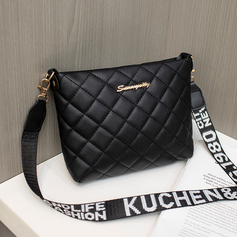 Trendy Embroidered Chain Messenger Bag for Women – Stylish Small Shoulder & Crossbody Purse