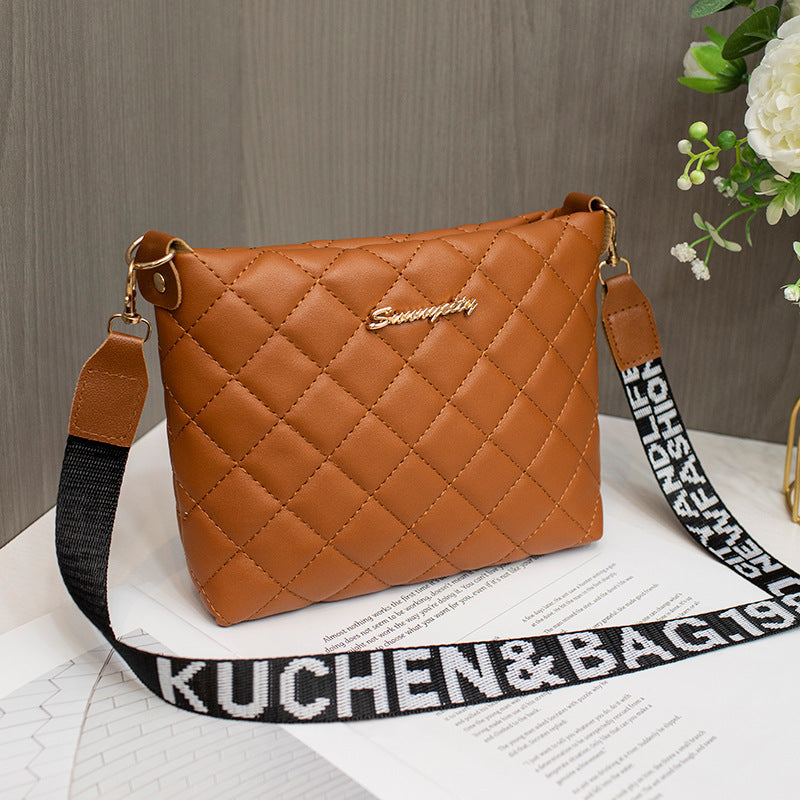 Trendy Embroidered Chain Messenger Bag for Women – Stylish Small Shoulder & Crossbody Purse